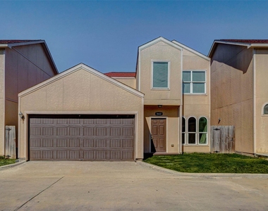 8622 Torcello Street - Photo Thumbnail 26