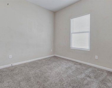 8622 Torcello Street - Photo Thumbnail 17