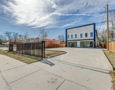 704 S 1st Street - Photo Thumbnail 21