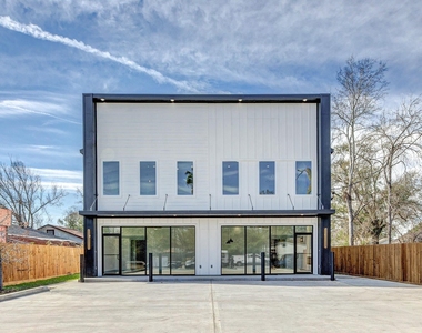 704 S 1st Street - Photo Thumbnail 15