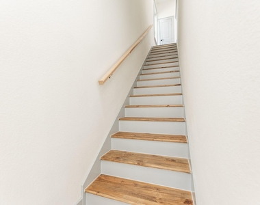 704 S 1st Street - Photo Thumbnail 13