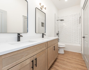 704 S 1st Street - Photo Thumbnail 6