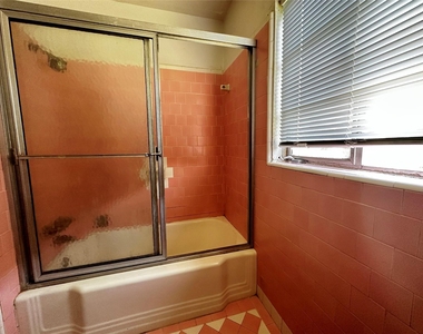 5210 Stuyvesant Lane - Photo Thumbnail 15