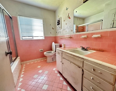 5210 Stuyvesant Lane - Photo Thumbnail 14