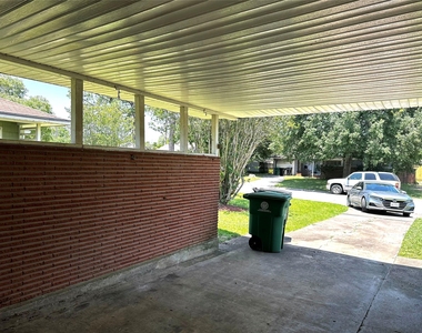 5210 Stuyvesant Lane - Photo Thumbnail 2