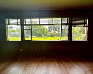 5210 Stuyvesant Lane - Photo Thumbnail 5