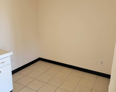 2205 Knox Mcrae Drive - Photo Thumbnail 3