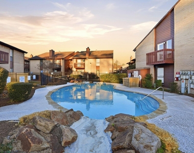 12905 Woodforest Boulevard - Photo Thumbnail 27