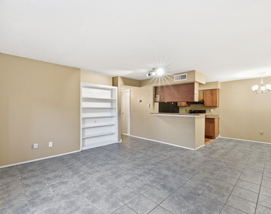 12905 Woodforest Boulevard - Photo Thumbnail 9