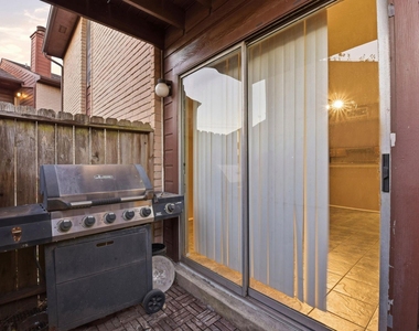 12905 Woodforest Boulevard - Photo Thumbnail 23