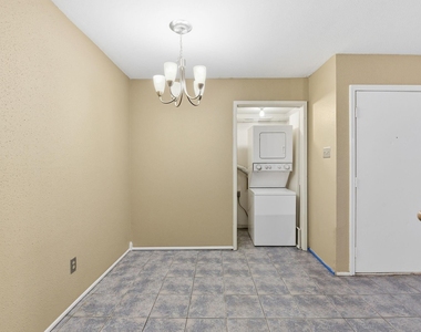 12905 Woodforest Boulevard - Photo Thumbnail 16