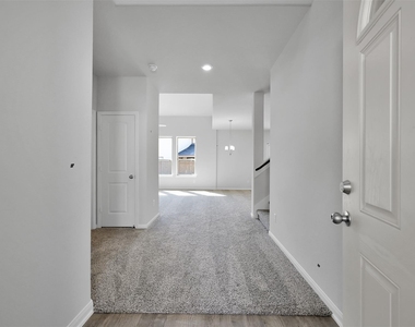 2140 Cedar Bend Drive - Photo Thumbnail 2