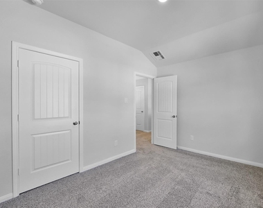 2140 Cedar Bend Drive - Photo Thumbnail 24