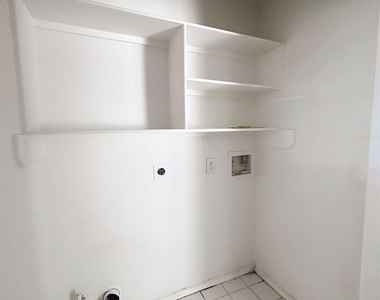 15522 Baxter Avenue - Photo Thumbnail 22