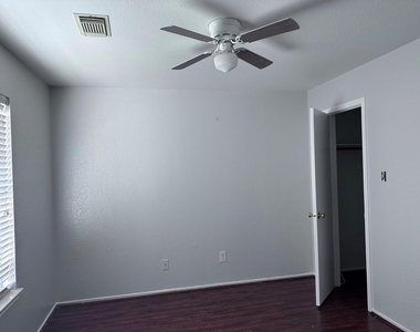 15522 Baxter Avenue - Photo Thumbnail 19