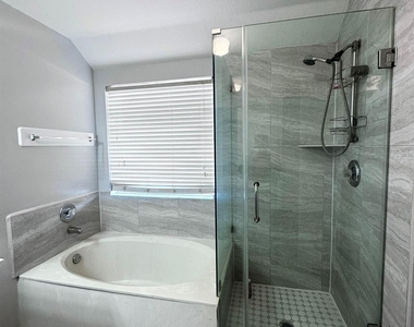 15522 Baxter Avenue - Photo Thumbnail 15