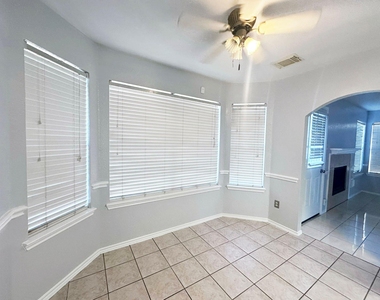 15522 Baxter Avenue - Photo Thumbnail 8