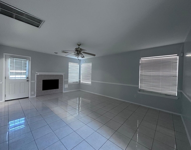 15522 Baxter Avenue - Photo Thumbnail 2