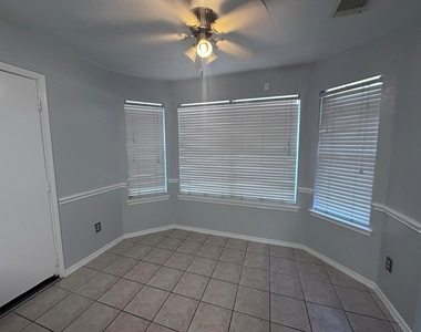 15522 Baxter Avenue - Photo Thumbnail 9
