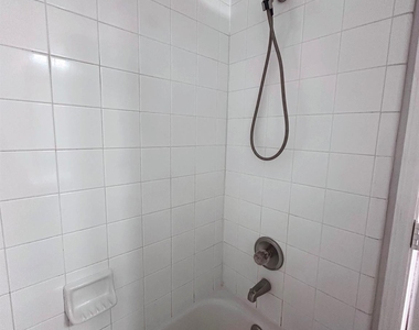15522 Baxter Avenue - Photo Thumbnail 21