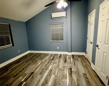 2322 Central Street - Photo Thumbnail 12