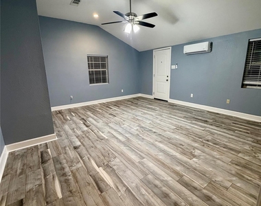 2322 Central Street - Photo Thumbnail 2