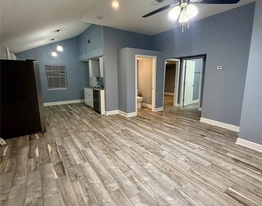 2322 Central Street - Photo Thumbnail 7