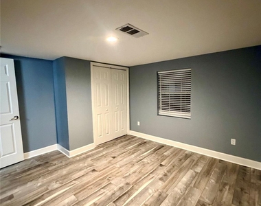 2322 Central Street - Photo Thumbnail 10