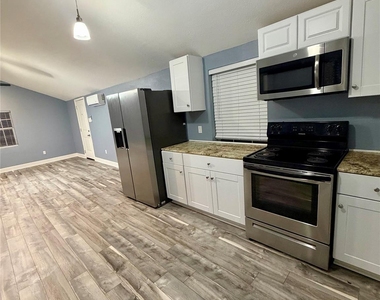 2322 Central Street - Photo Thumbnail 3
