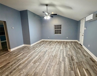2322 Central Street - Photo Thumbnail 8