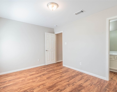 10061 Sharpton Drive - Photo Thumbnail 9