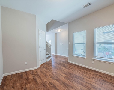 10061 Sharpton Drive - Photo Thumbnail 4