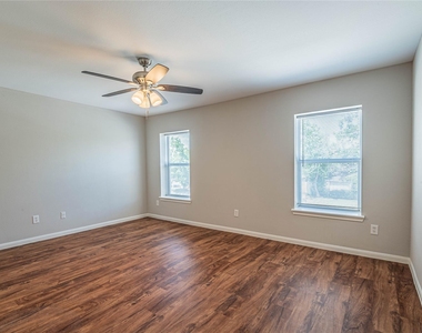 10061 Sharpton Drive - Photo Thumbnail 6