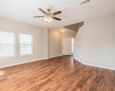 10061 Sharpton Drive - Photo Thumbnail 2