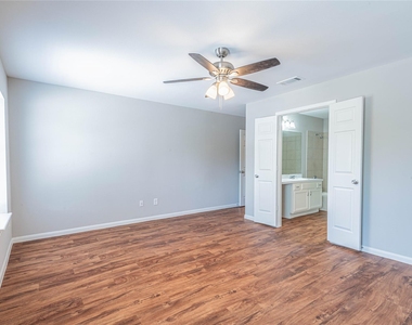 10061 Sharpton Drive - Photo Thumbnail 7