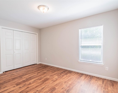 10061 Sharpton Drive - Photo Thumbnail 10