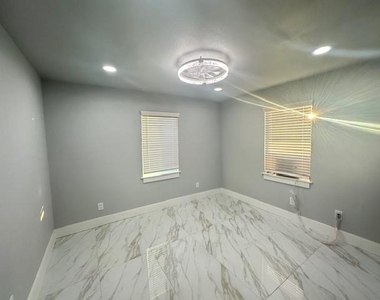 4412 Cline Street - Photo Thumbnail 11