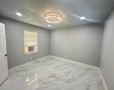 4412 Cline Street - Photo Thumbnail 5