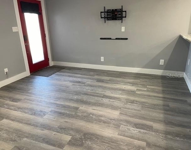 2950 Pallanza Drive S - Photo Thumbnail 4