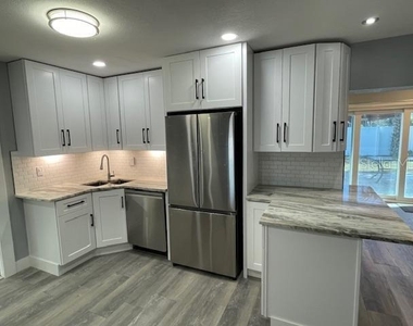 2950 Pallanza Drive S - Photo Thumbnail 8
