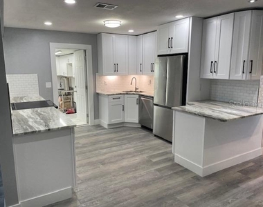 2950 Pallanza Drive S - Photo Thumbnail 7