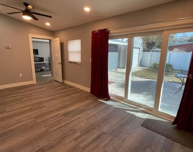 2950 Pallanza Drive S - Photo Thumbnail 11