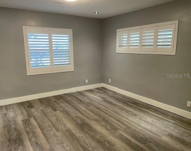 2950 Pallanza Drive S - Photo Thumbnail 6