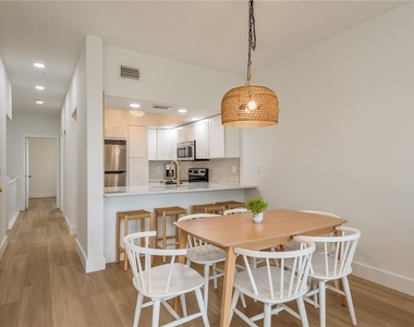 320 Island Way - Photo Thumbnail 24