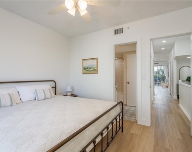 320 Island Way - Photo Thumbnail 32
