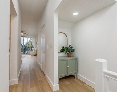 320 Island Way - Photo Thumbnail 19