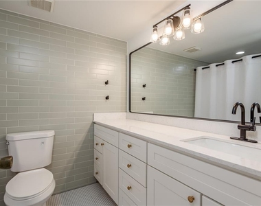 320 Island Way - Photo Thumbnail 37