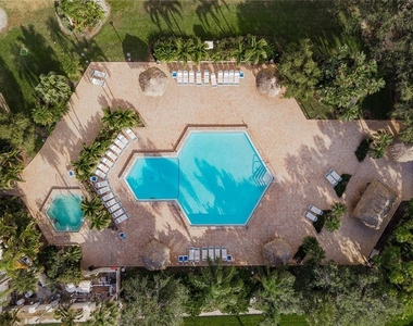 320 Island Way - Photo Thumbnail 9