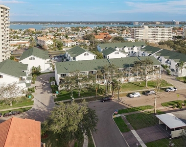 320 Island Way - Photo Thumbnail 5
