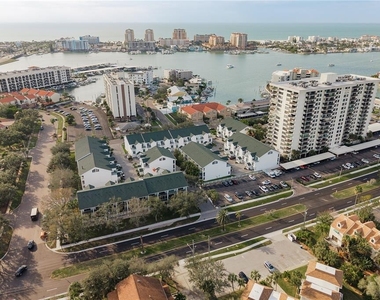 320 Island Way - Photo Thumbnail 2
